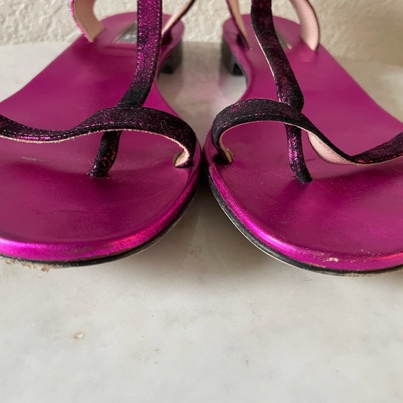 Sarah Jessica Parker SJP Metallic Purple T Strap Sandals - Picture 5 of 9